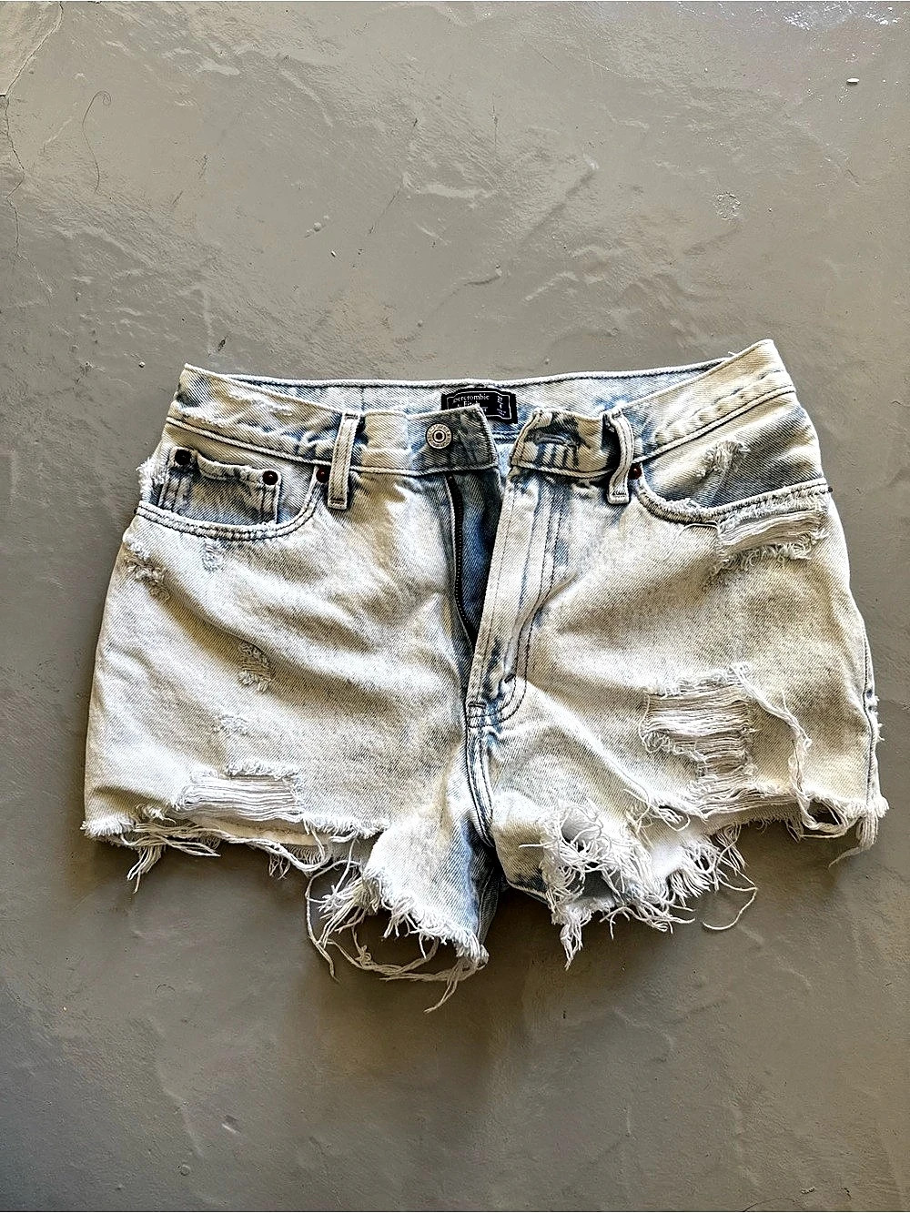 Abercrombie & Fitch Annie High Rise Short Jean Shorts in Size 4